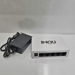سوییچ شبکه 5 پورت ایمو پلاس مدل IM_2005_G با بدنه فلزی، سرعت 10/100/1000Mbps، ظرفیت 10Gbps و نصب آسان؛ مناسب شبکه خانگی، اداری و دوربین مداربسته.
